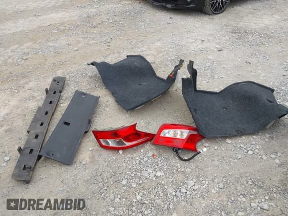 ✅ 2017 Nissan Sentra S • VIN: 3N1AB7AP1HY364435 • Lot: 43373328. Listed on IAAI with 100,085 mi. Free auction sales archive from the USA and detailed vehicle history report at DreamBid. Image 12.