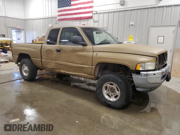 ✅ 2002 Dodge 2500 • VIN: 3B7KF23Z72M289956 • Лот: 68518155. Опубликован ранее на Copart с пробегом 258 814 миль. Бесплатный доступ к архиву аукционных продаж из США и подробный отчёт об истории автомобиля на DreamBid. Изображение 4.