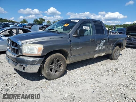 ✅ 2006 Dodge 1500 SLT • VIN: 1D7HA18N86S565718 • Лот: 70899355. Опубликован ранее на Copart с пробегом 180 596 миль. Бесплатный доступ к архиву аукционных продаж из США и подробный отчёт об истории автомобиля на DreamBid. Изображение 1.
