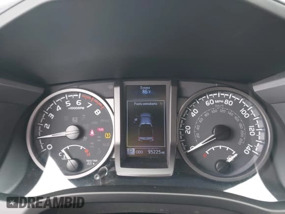 ✅ 2020 Toyota Tacoma SR5 • VIN: 3TMAZ5CNXLM117424 • Lot: 42814654. Wystawiony na IAAI z przebiegiem 95 225 mil. Bezpłatny archiwum sprzedaży aukcyjnych z USA i szczegółowy raport historii pojazdu na DreamBid. Zdjęcie 7.