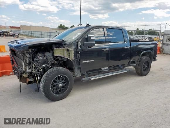 ✅ 2020 Chevrolet Silverado 2500HD High Country • VIN: 1GC4YREY3LF103878 • Лот: 81100165. Опубликован ранее на Copart с пробегом 378 595 миль. Бесплатный доступ к архиву аукционных продаж из США и подробный отчёт об истории автомобиля на DreamBid. Изображение 1.