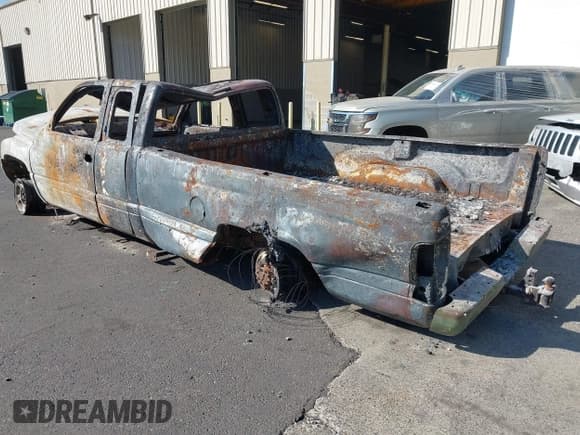 ✅ 2001 Dodge 2500 • VIN: 3B7KF23761G195420 • Lot: 43177900. Wystawiony na IAAI z przebiegiem Nie podano. Bezpłatny archiwum sprzedaży aukcyjnych z USA i szczegółowy raport historii pojazdu na DreamBid. Zdjęcie 3.