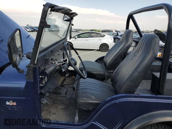 ✅ 1972 Jeep CJ • VIN: J2F835TH49563 • Lot: 70896375. Wystawiony na Copart z przebiegiem 5 491 mil. Bezpłatny archiwum sprzedaży aukcyjnych z USA i szczegółowy raport historii pojazdu na DreamBid. Zdjęcie 7.