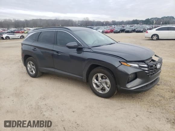 ✅ 2022 Hyundai Tucson SEL • VIN: 5NMJB3AE8NH132411 • Lot: 72452112. Wystawiony na Copart z przebiegiem 10 225 mil. Bezpłatny archiwum sprzedaży aukcyjnych z USA i szczegółowy raport historii pojazdu na DreamBid. Zdjęcie 4.
