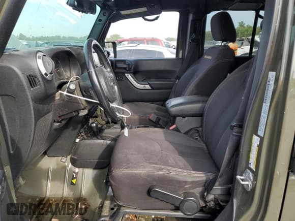 ✅ 2015 Jeep Wrangler Unlimited Sahara • VIN: 1C4BJWEG0FL571719 • Lot: 81011165. Listed on Copart with 107,108 mi. Free auction sales archive from the USA and detailed vehicle history report at DreamBid. Image 7.