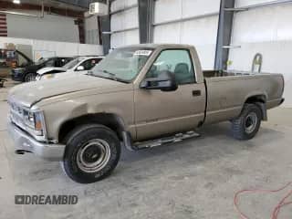 2000 Chevrolet Silverado 3500 with VIN 1GCGC34R0YR137348, listed as a Copart auction lot 83834885 with 147,680 mi miles and Clean title. Bid and sale history available at DreamBid. Image 1.