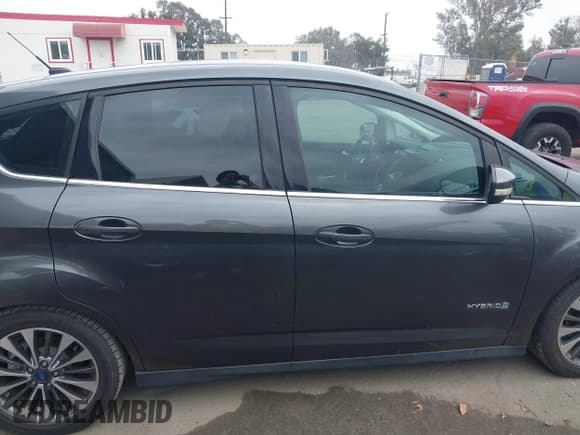 ✅ 2018 Ford C-Max Titanium • VIN: 1FADP5DU4JL105072 • Lot: 42110522. Wystawiony na IAAI z przebiegiem 93 176 mil. Bezpłatny archiwum sprzedaży aukcyjnych z USA i szczegółowy raport historii pojazdu na DreamBid. Zdjęcie 13.