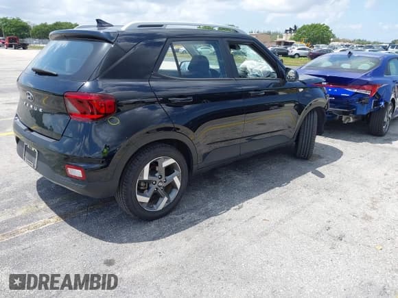 ✅ 2021 Hyundai Venue SEL • VIN: KMHRC8A31MU115576 • Lot: 42007089. Listed on IAAI with 66,571 mi. Free auction sales archive from the USA and detailed vehicle history report at DreamBid. Image 4.