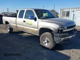 ✅ 2001 Chevrolet Silverado 2500HD LS • VIN: 1GCHK29G61E281556 • Lot: 42953227. Wystawiony na IAAI z przebiegiem 272 150 mil. Bezpłatny archiwum sprzedaży aukcyjnych z USA i szczegółowy raport historii pojazdu na DreamBid. Zdjęcie 1.