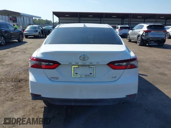 ✅ 2021 Toyota Camry LE • VIN: 4T1C11AKXMU443380 • Lot: 43502685. Wystawiony na IAAI z przebiegiem 133 805 mil. Bezpłatny archiwum sprzedaży aukcyjnych z USA i szczegółowy raport historii pojazdu na DreamBid. Zdjęcie 16.