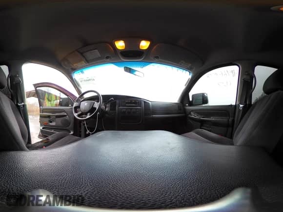 2004 Dodge 3500 ST z VIN 3D7LU38C44G208973, wystawiony jako IAAI lot #41966078 z przebiegiem 268 093 mil mil oraz . Historia ofert i sprzedaży dostępna na DreamBid. Obrazek 18.