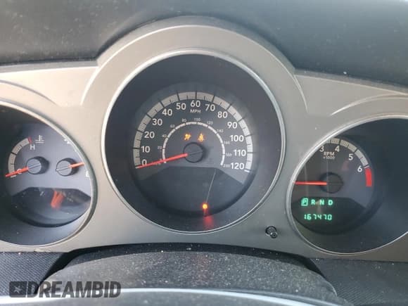 ✅ 2010 Dodge Avenger R/T • VIN: 1B3CC5FB9AN228725 • Lot: 81713644. Wystawiony na Copart z przebiegiem 167 470 mil. Bezpłatny archiwum sprzedaży aukcyjnych z USA i szczegółowy raport historii pojazdu na DreamBid. Zdjęcie 9.