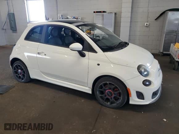 ✅ 2013 FIAT 500 Turbo • VIN: 3C3CFFHH1DT554010 • Lot: 69042525. Wystawiony na Copart z przebiegiem 123 239 mil. Bezpłatny archiwum sprzedaży aukcyjnych z USA i szczegółowy raport historii pojazdu na DreamBid. Zdjęcie 4.