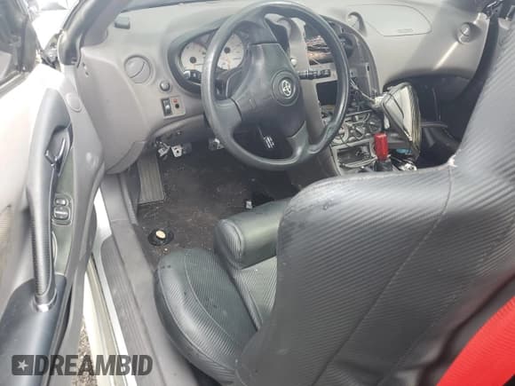 ✅ 2001 Toyota Celica GT • VIN: JTDDR32T810092556 • Lot: 63412055. Wystawiony na Copart z przebiegiem Nie podano. Bezpłatny archiwum sprzedaży aukcyjnych z USA i szczegółowy raport historii pojazdu na DreamBid. Zdjęcie 8.