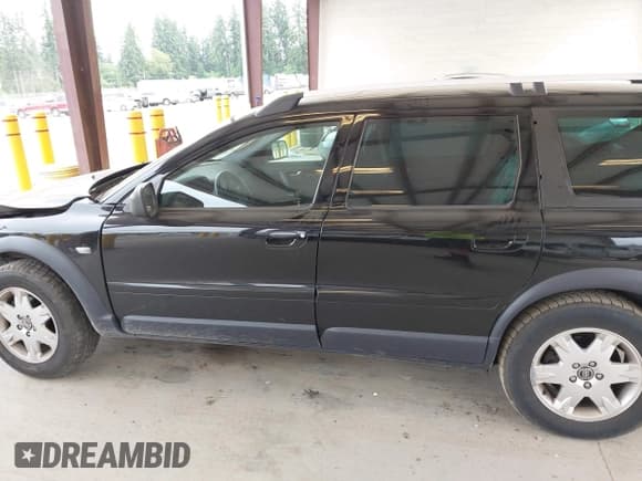 ✅ 2006 Volvo XC70 • VIN: YV4SZ592061236423 • Lot: 42482995. Listed on IAAI with 143,947 mi. Free auction sales archive from the USA and detailed vehicle history report at DreamBid. Image 15.