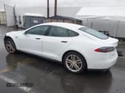 ✅ 2013 Tesla Model S • VIN: 5YJSA1CN2DFP12584 • Lot: 43711385. Wystawiony na IAAI z przebiegiem 133 895 mil. Bezpłatny archiwum sprzedaży aukcyjnych z USA i szczegółowy raport historii pojazdu na DreamBid. Zdjęcie 3.