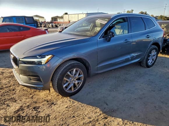 ✅ 2021 Volvo XC60 Momentum • VIN: YV4A22RK5M1840271 • Лот: 94349335. Опубликован ранее на Copart с пробегом 77 323 миль. Бесплатный доступ к архиву аукционных продаж из США и подробный отчёт об истории автомобиля на DreamBid. Изображение 1.