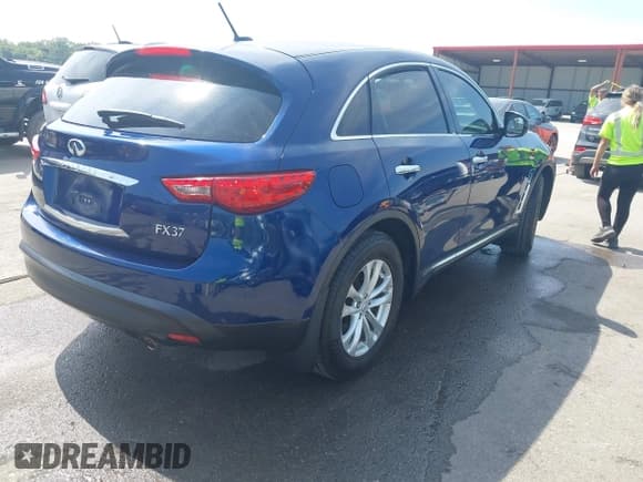 ✅ 2013 Infiniti FX • VIN: JN8CS1MU4DM141294 • Lot: 43240572. Wystawiony na IAAI z przebiegiem 89 000 mil. Bezpłatny archiwum sprzedaży aukcyjnych z USA i szczegółowy raport historii pojazdu na DreamBid. Zdjęcie 4.