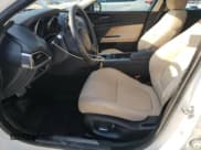 ✅ 2019 Jaguar XE 25t Premium • VIN: SAJAD4FX4KCP45437 • Lot: 55607455. Wystawiony na Copart z przebiegiem 80 766 mil. Bezpłatny archiwum sprzedaży aukcyjnych z USA i szczegółowy raport historii pojazdu na DreamBid. Zdjęcie 7.