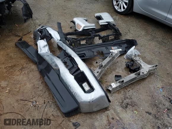 ✅ 2019 Ford F-250 XL • VIN: 1FT7W2BT7KEF69112 • Lot: 43153975. Listed on Copart with 130,129 mi. Free auction sales archive from the USA and detailed vehicle history report at DreamBid. Image 14.