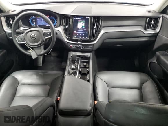 ✅ 2025 Volvo XC60 Core • VIN: YV4M12RJ7S1093423 • Лот: 70765565. Опубликован ранее на Copart с пробегом 14 396 миль. Бесплатный доступ к архиву аукционных продаж из США и подробный отчёт об истории автомобиля на DreamBid. Изображение 8.