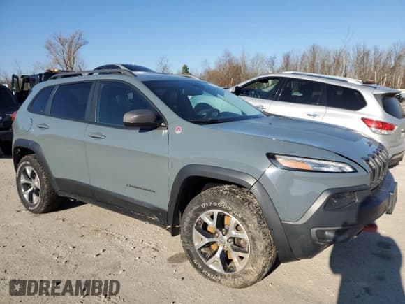 ✅ 2014 Jeep Cherokee Trailhawk • VIN: 1C4PJMBS5EW163278 • Lot: 93618155. Wystawiony na Copart z przebiegiem 145 412 mil. Bezpłatny archiwum sprzedaży aukcyjnych z USA i szczegółowy raport historii pojazdu na DreamBid. Zdjęcie 4.