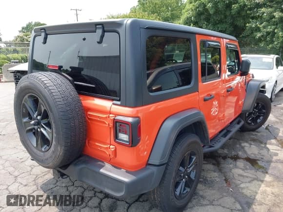 ✅ 2020 Jeep Wrangler Unlimited Sport S • VIN: 1C4HJXDG0LW201902 • Lot: 42372191. Wystawiony na IAAI z przebiegiem 78 724 mil. Bezpłatny archiwum sprzedaży aukcyjnych z USA i szczegółowy raport historii pojazdu na DreamBid. Zdjęcie 4.