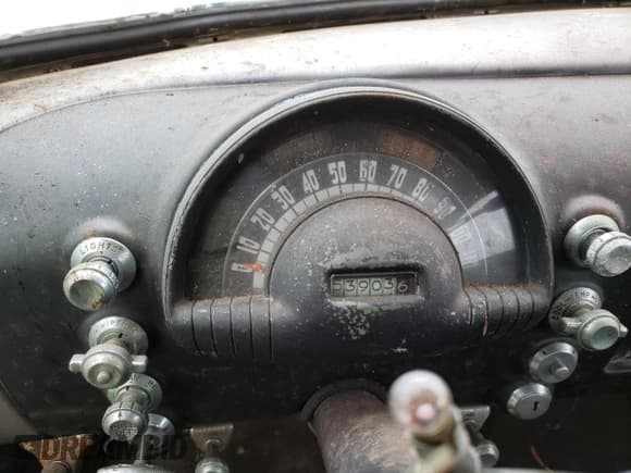 ✅ 1950 Oldsmobile 88 • VIN: 508B11628 • Lot: 81461834. Wystawiony na Copart z przebiegiem 53 903 mil. Bezpłatny archiwum sprzedaży aukcyjnych z USA i szczegółowy raport historii pojazdu na DreamBid. Zdjęcie 9.