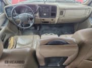 ✅ 2003 Chevrolet Silverado 2500HD LS • VIN: 1GCHK23U03F152448 • Lot: 94587575. Wystawiony na Copart z przebiegiem 100 626 mil. Bezpłatny archiwum sprzedaży aukcyjnych z USA i szczegółowy raport historii pojazdu na DreamBid. Zdjęcie 8.