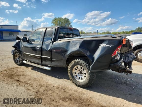 ✅ 2003 Ford F-150 XL • VIN: 1FTRX17WX3NA11629 • Лот: 85914865. Опубликован ранее на Copart с пробегом Не указан. Бесплатный доступ к архиву аукционных продаж из США и подробный отчёт об истории автомобиля на DreamBid. Изображение 2.