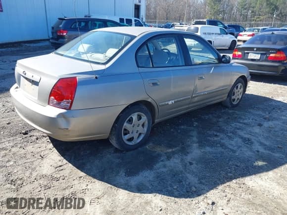 ✅ 2005 Hyundai Elantra GLS • VIN: KMHDN46D75U956835 • Lot: 41564179. Wystawiony na IAAI z przebiegiem 266 528 mil. Bezpłatny archiwum sprzedaży aukcyjnych z USA i szczegółowy raport historii pojazdu na DreamBid. Zdjęcie 4.