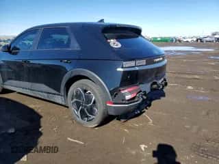 2023 Hyundai Ioniq 5 SEL z VIN KM8KNDAF6PU165957, wystawiony jako Copart lot #42516284 z przebiegiem 14 501 mil mil oraz . Historia ofert i sprzedaży dostępna na DreamBid. Obrazek 2.