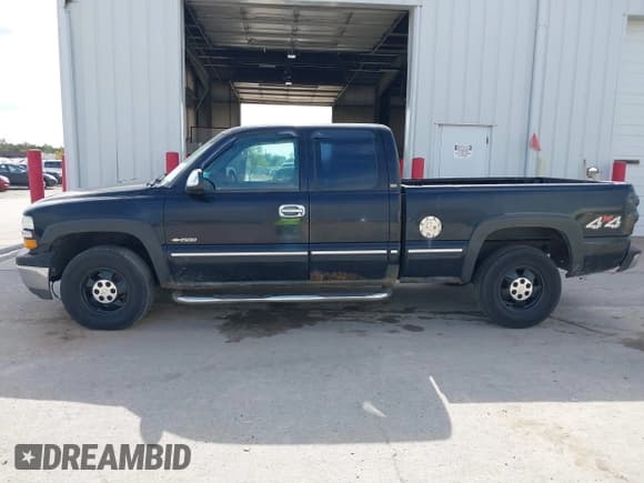 ✅ 2000 Chevrolet Silverado 1500 • VIN: 1GCEK19V8YE364816 • Lot: 43410219. Wystawiony na IAAI z przebiegiem 199 597 mil. Bezpłatny archiwum sprzedaży aukcyjnych z USA i szczegółowy raport historii pojazdu na DreamBid. Zdjęcie 15.