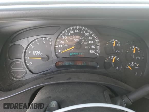 2004 Chevrolet Silverado 1500 LS z VIN 1GCEC14TX4E211982, wystawiony jako Copart lot #65004125 z przebiegiem 131 121 mil mil oraz Szkoda całkowita • Salvage title. Historia ofert i sprzedaży dostępna na DreamBid. Obrazek 9.