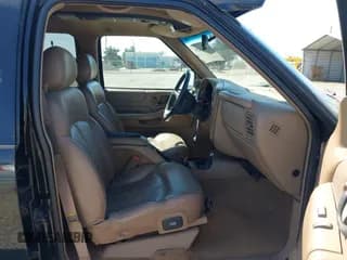 ✅ 1998 Chevrolet Blazer LT • VIN: 1GNDT13W2W2176390 • Lot: 42056325. Wystawiony na IAAI z przebiegiem 199 235 mil. Bezpłatny archiwum sprzedaży aukcyjnych z USA i szczegółowy raport historii pojazdu na DreamBid. Zdjęcie 5.