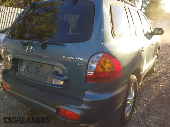 2003 Hyundai Santa Fe GLS with VIN KM8SC13D83U356953, listed as a IAAI auction lot 43617810 with 183,974 mi miles and . Bid and sale history available at DreamBid. Image 4.