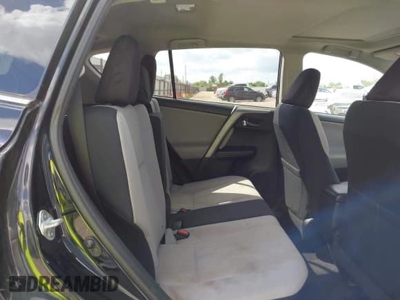 ✅ 2016 Toyota RAV4 XLE • VIN: 2T3RFREV2GW499811 • Lot: 43278390. Listed on IAAI with 148,028 mi. Free auction sales archive from the USA and detailed vehicle history report at DreamBid. Image 8.