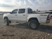 ✅ 2015 Toyota Tacoma • VIN: 3TMLU4EN3FM198110 • Лот: 92948825. Опубликован ранее на Copart с пробегом 106 830 миль. Бесплатный доступ к архиву аукционных продаж из США и подробный отчёт об истории автомобиля на DreamBid. Изображение 2.