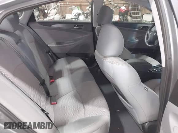 2013 Hyundai Sonata GLS z VIN 5NPEB4AC7DH717214, wystawiony jako IAAI lot #43457748 z przebiegiem 52 839 mil mil oraz . Historia ofert i sprzedaży dostępna na DreamBid. Obrazek 8.