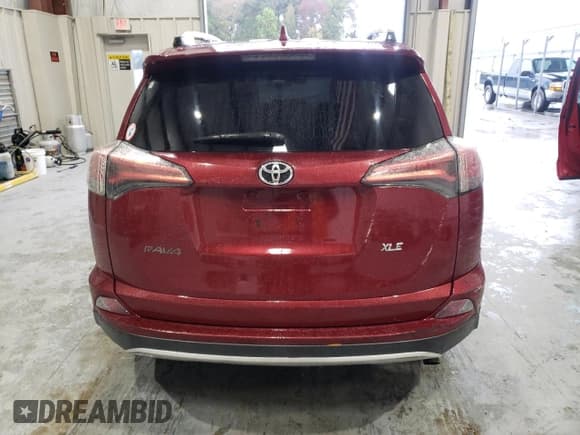 ✅ 2018 Toyota RAV4 XLE • VIN: 2T3WFREV8JW493182 • Lot: 90342445. Listed on Copart with 81,228 mi. Free auction sales archive from the USA and detailed vehicle history report at DreamBid. Image 6.
