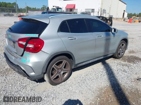 ✅ 2015 Mercedes-Benz GLA 250 • VIN: WDCTG4EB7FJ144359 • Lot: 43452502. Wystawiony na IAAI z przebiegiem 100 086 mil. Bezpłatny archiwum sprzedaży aukcyjnych z USA i szczegółowy raport historii pojazdu na DreamBid. Zdjęcie 4.