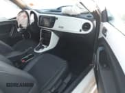 ✅ 2018 Volkswagen Beetle SE • VIN: 3VWJD7AT7JM711667 • Лот: 43696363. Опубликован ранее на IAAI с пробегом 60 156 миль. Бесплатный доступ к архиву аукционных продаж из США и подробный отчёт об истории автомобиля на DreamBid. Изображение 5.