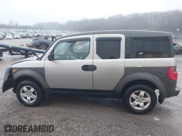 ✅ 2003 Honda Element EX • VIN: 5J6YH17543L002205 • Лот: 41143448. Опубликован ранее на IAAI с пробегом 202 890 миль. Бесплатный доступ к архиву аукционных продаж из США и подробный отчёт об истории автомобиля на DreamBid. Изображение 14.