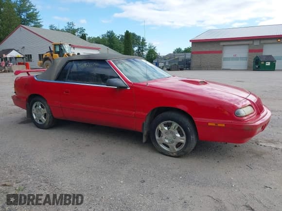 ✅ 1993 Chrysler LeBaron • VIN: 1C3XU4533PF668528 • Lot: 42526791. Listed on IAAI with 187,266 mi. Free auction sales archive from the USA and detailed vehicle history report at DreamBid. Image 14.