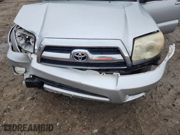 ✅ 2008 Toyota 4Runner SR5 • VIN: JTEZU14R18K007142 • Lot: 90310715. Listed on Copart with 295,651 mi. Free auction sales archive from the USA and detailed vehicle history report at DreamBid. Image 11.
