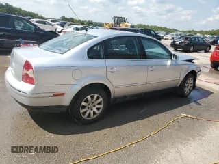 ✅ 2003 Volkswagen Passat GLS • VIN: WVWPD63BX3P100430 • Lot: 70912634. Wystawiony na Copart z przebiegiem 129 933 mil. Bezpłatny archiwum sprzedaży aukcyjnych z USA i szczegółowy raport historii pojazdu na DreamBid. Zdjęcie 3.