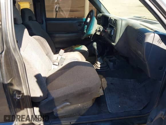 1997 Chevrolet S-10 LS с VIN 1GCCS1949V8179456, выставлен на аукционе IAAI как лот 42369613 с пробегом 151 094 миль миль и . История ставок и продаж доступна на DreamBid. Изображение 5.