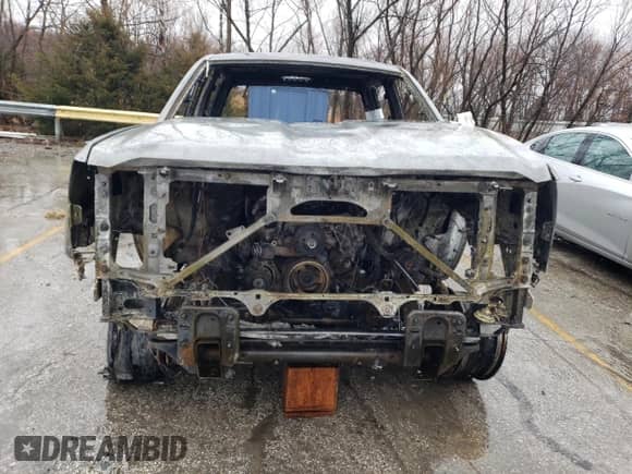 2015 Chevrolet Silverado 2500HD Work Truck z VIN 1GC1KUEG0FF117028, wystawiony jako Copart lot #47480095 z przebiegiem Nie podano mil oraz Nie do naprawy • Non repairable. Historia ofert i sprzedaży dostępna na DreamBid. Obrazek 5.