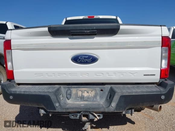 ✅ 2017 Ford F-250 XL • VIN: 1FT7X2B62HEC15787 • Lot: 43143366. Listed on IAAI with 169,124 mi. Free auction sales archive from the USA and detailed vehicle history report at DreamBid. Image 16.