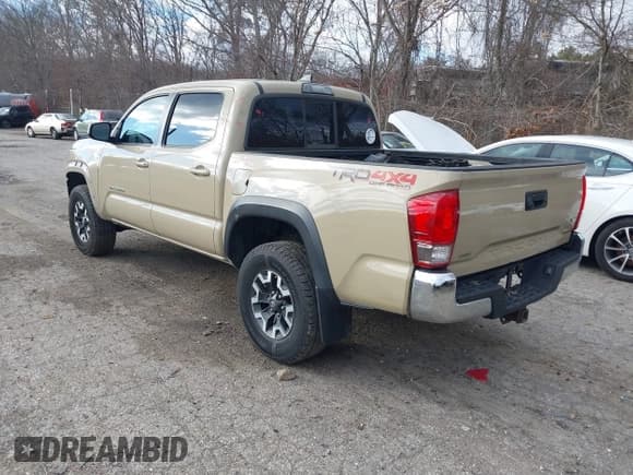 ✅ 2016 Toyota Tacoma SR • VIN: 3TMCZ5AN3GM014024 • Lot: 41234589. Wystawiony na IAAI z przebiegiem 140 632 mil. Bezpłatny archiwum sprzedaży aukcyjnych z USA i szczegółowy raport historii pojazdu na DreamBid. Zdjęcie 3.